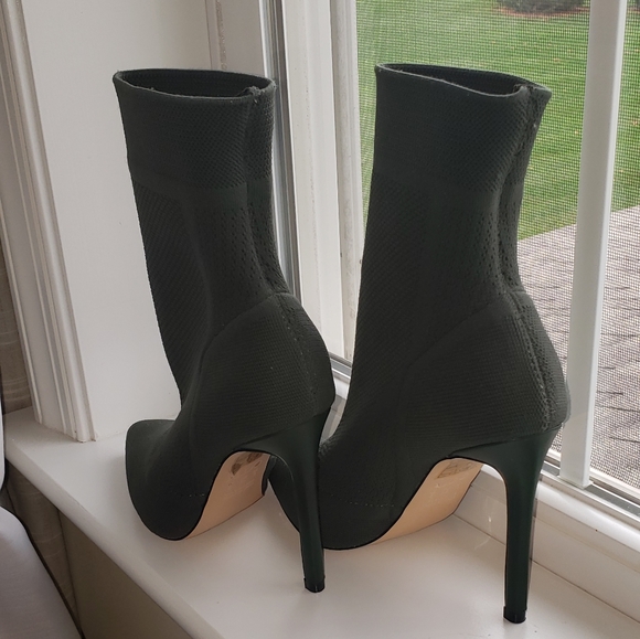 Aldo deep army green stretchy cloth heel boot, excellent condition. Worn once - Picture 4 of 6